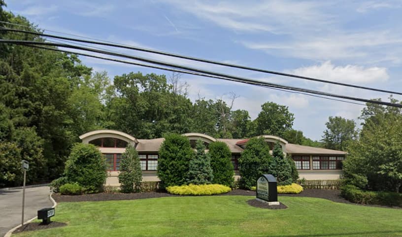 4 Paws Animal Hospital