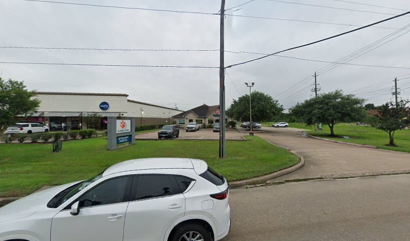 Claws & Paws Veterinary Hospital